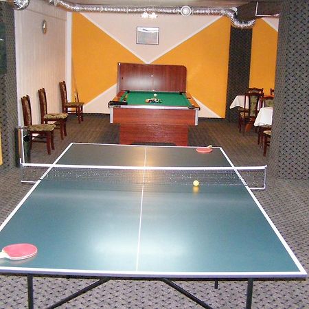 Denisa Hotel Отопень Екстер'єр фото