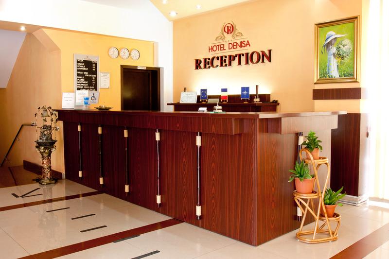 Denisa Hotel Отопень Екстер'єр фото