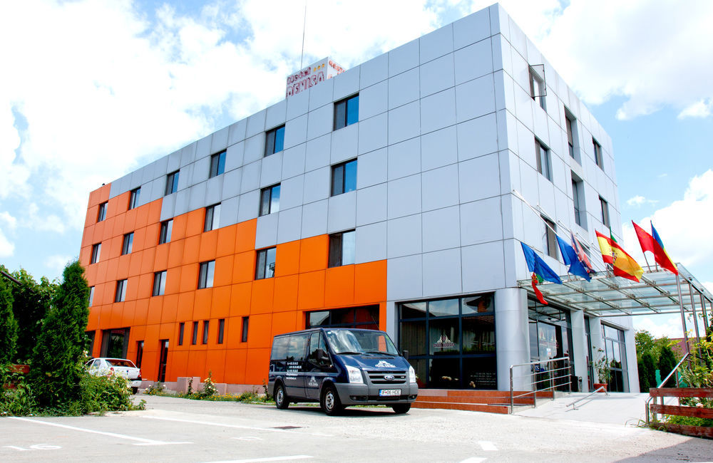 Denisa Hotel Отопень Екстер'єр фото