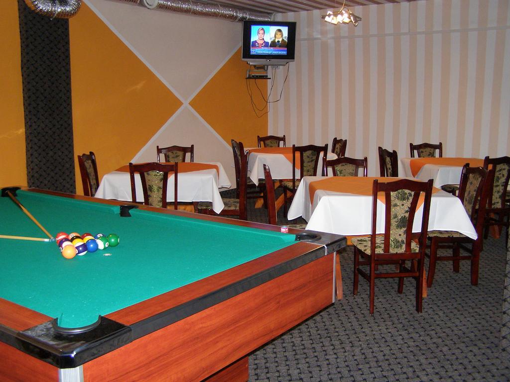 Denisa Hotel Отопень Екстер'єр фото