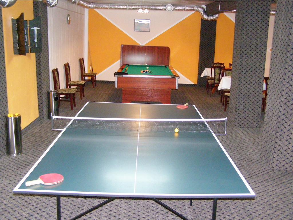 Denisa Hotel Отопень Екстер'єр фото