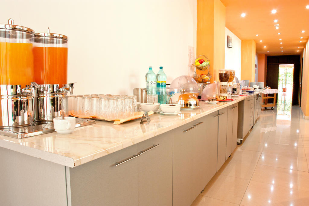 Denisa Hotel Отопень Екстер'єр фото